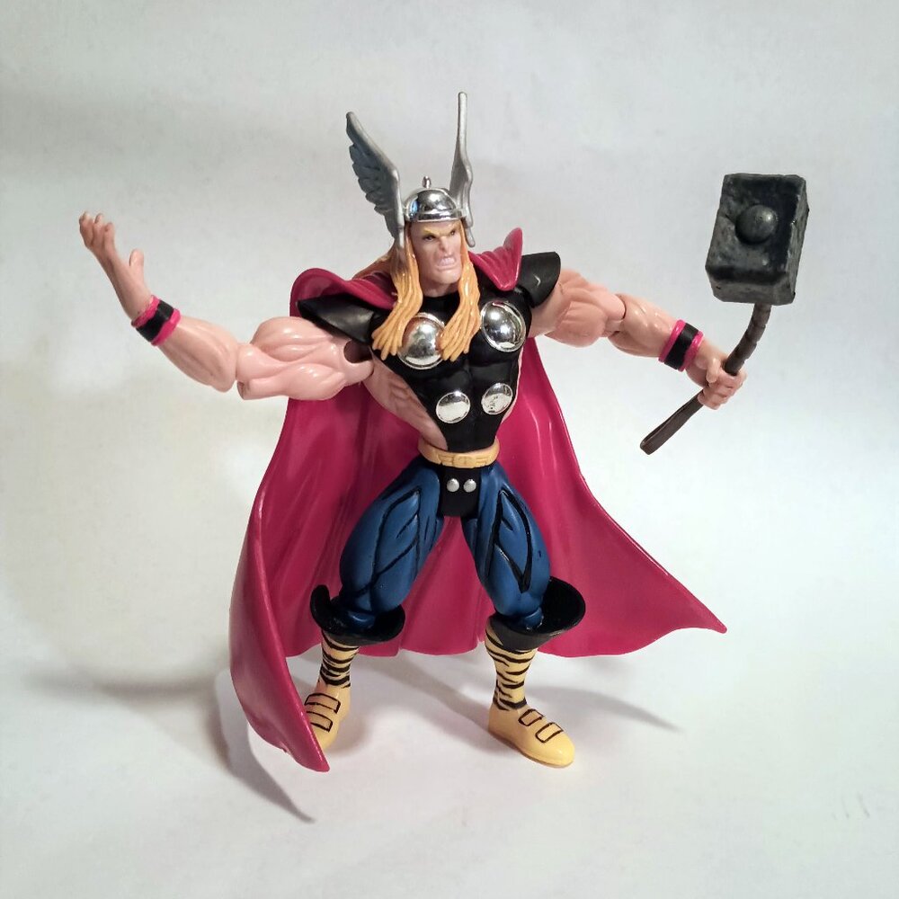 Earth's Mightiest Heroes Thor poseable 7" action figure 1997 ToyBiz 48041